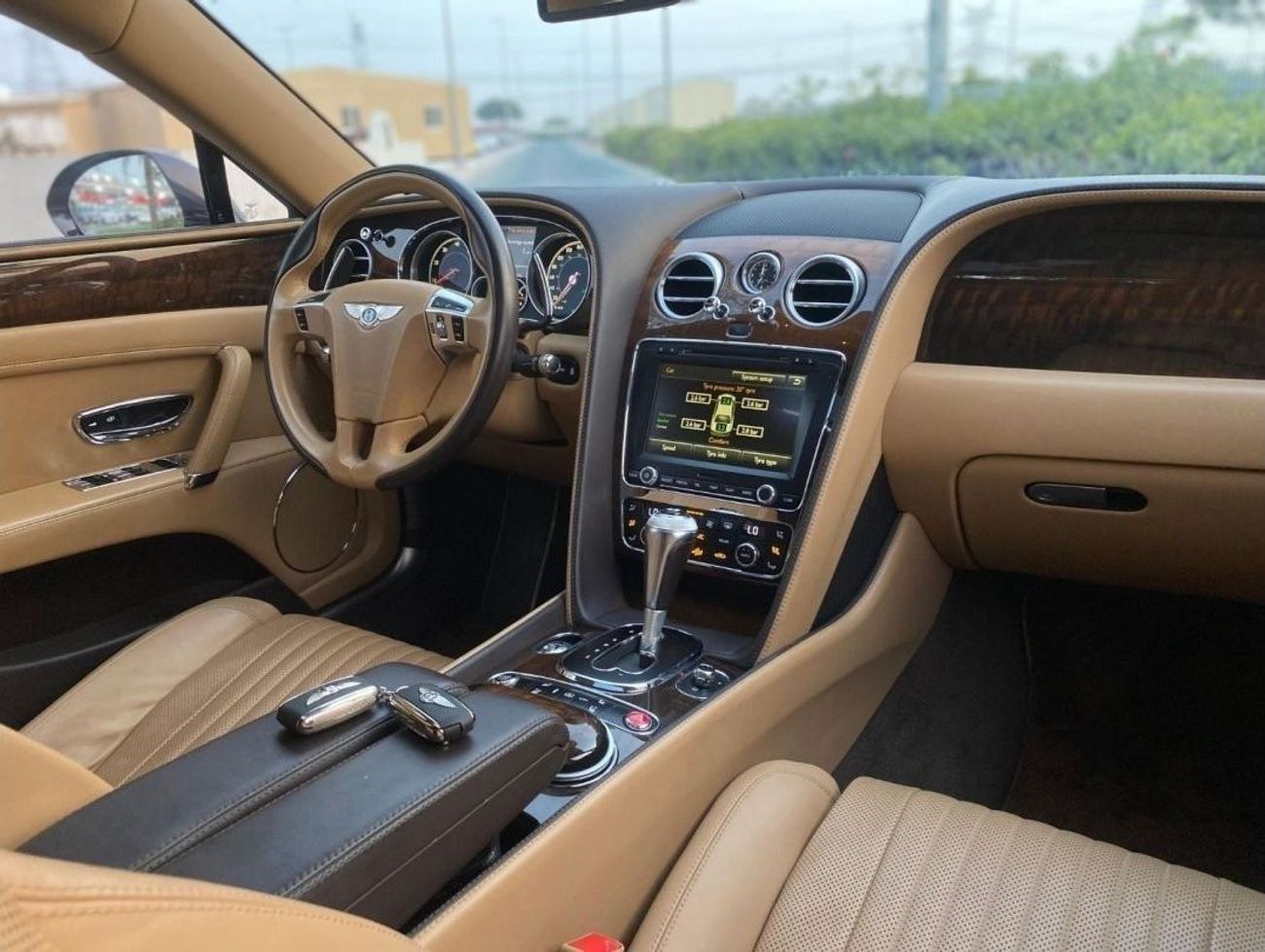 بنتلي فلاينج سبور BENTLEY FLYING SPUR V8S 2018 - 2 KEYS - EXCELLENT CONDITION