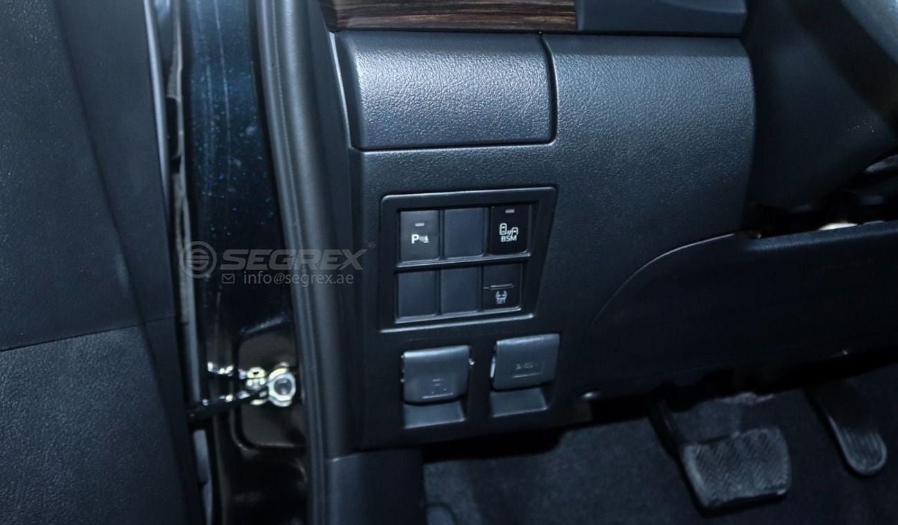تويوتا هيلوكس SR5 DC . 4.0L . Petrol . 4WD . 6-Speed Automatic . 5 Seats . 4 Doors