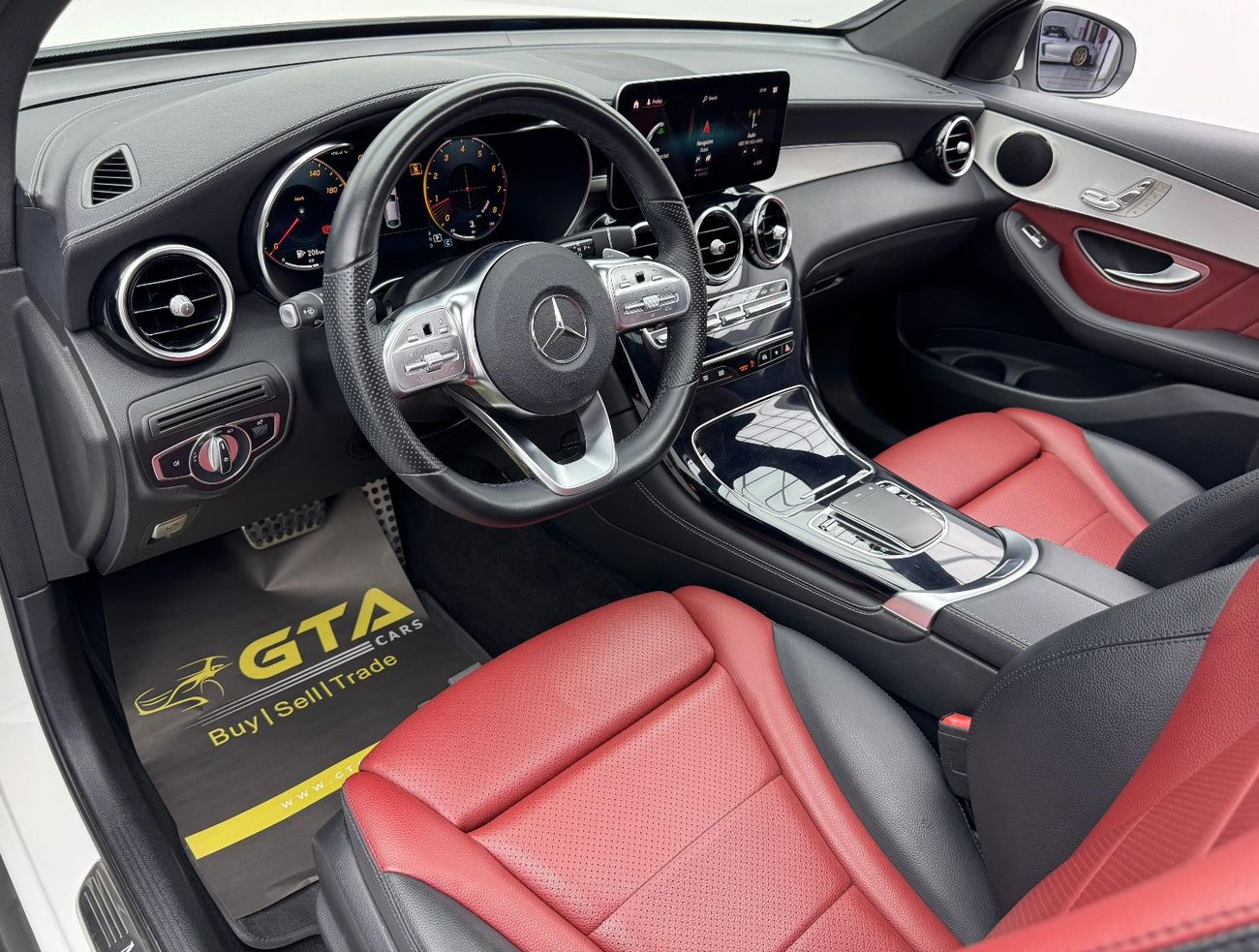 مرسيدس بنز GLC 200 Std 2.0L 2021 Mercedes Benz GLC200 AMG 4MATIC, Warranty, Full Mercedes Service History, GCC