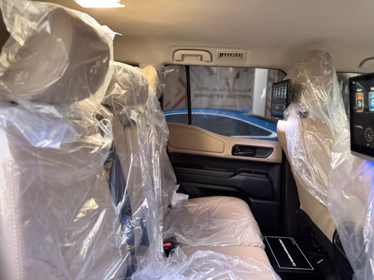 تويوتا برادو Adventure Dual Tone 2.4T