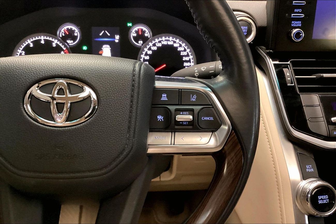 Toyota Land Cruiser GXR | National Day Celebration | Guaranteed Warranty | 0 Down Payment