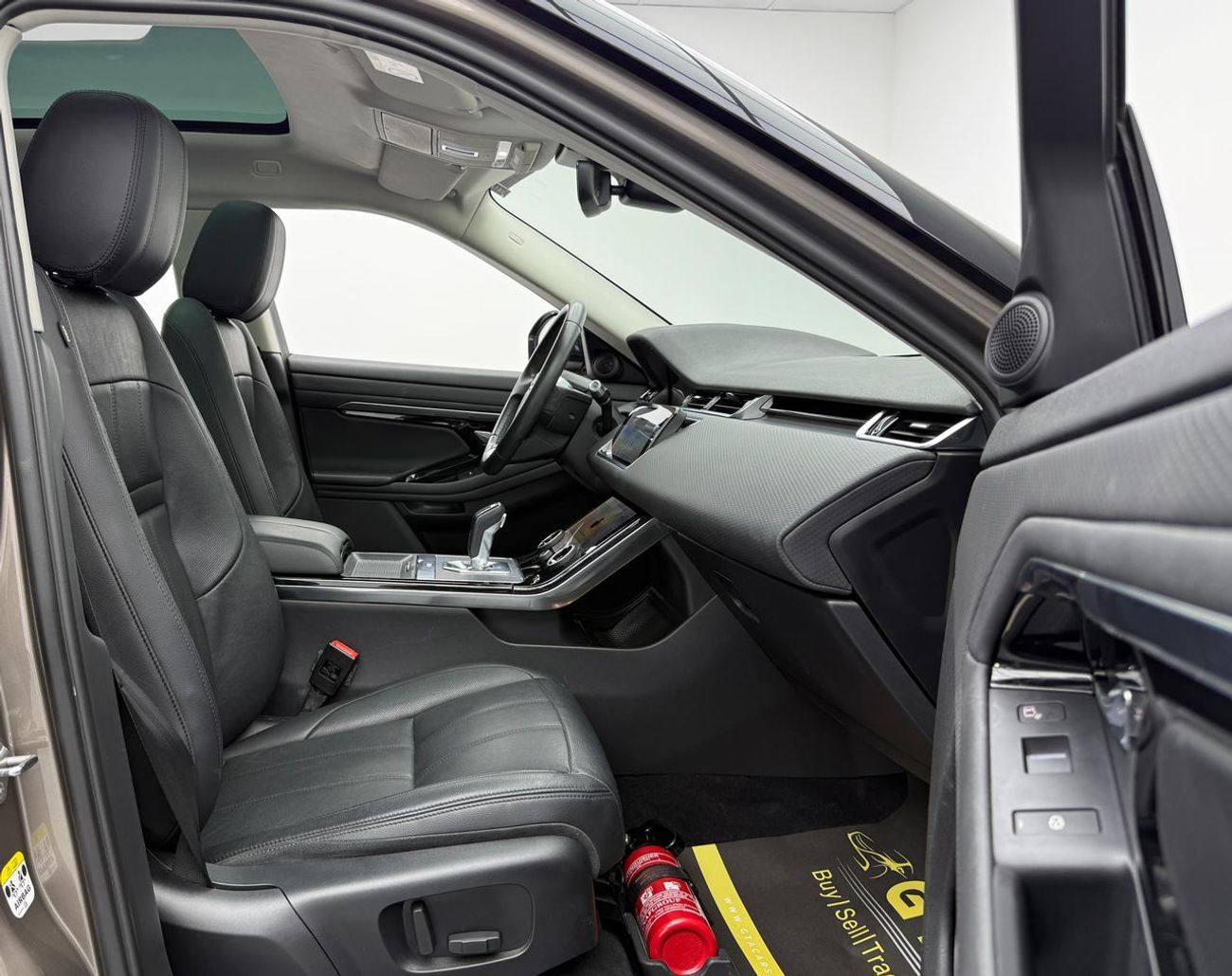 لاند روفر رانج روفر إيفوك P200 SE 2.0L 2020 Land Rover Range Rover Evoque ,Warranty ,Service History ,GCC