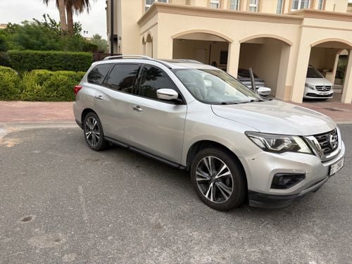 Nissan Pathfinder SV