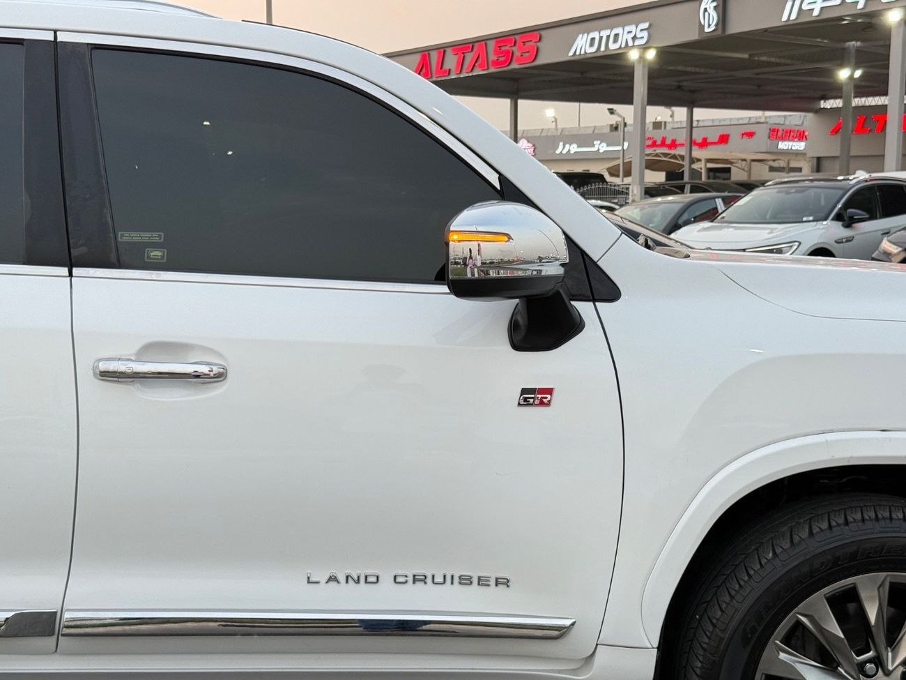 تويوتا لاند كروزر VXR 4.6L 4WD