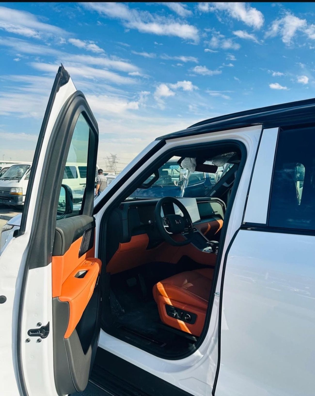 ROX 01 ROX01 2025 – Long Range, 6-Seater VIP Edition