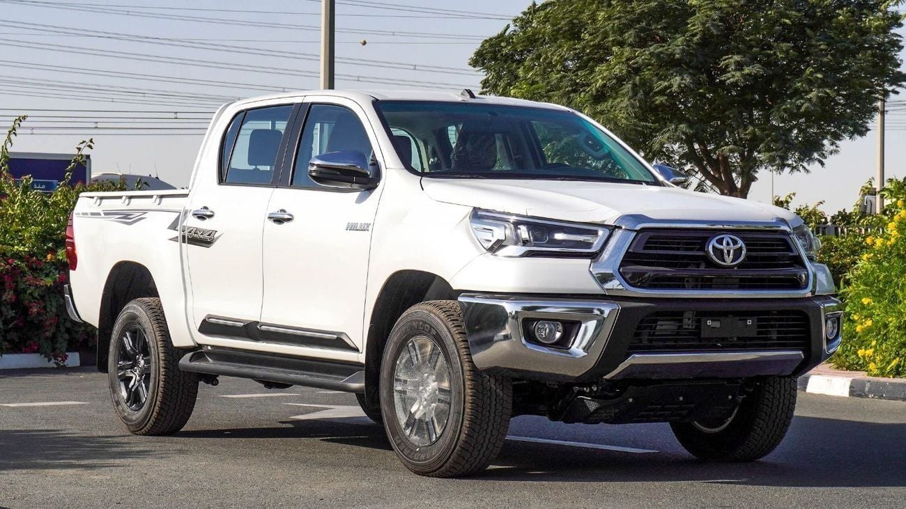 تويوتا هيلوكس SR5 ECTAGR005 – 2026 Toyota Hilux Double Cab 2.7L Petrol Manual 4wd – White w Red