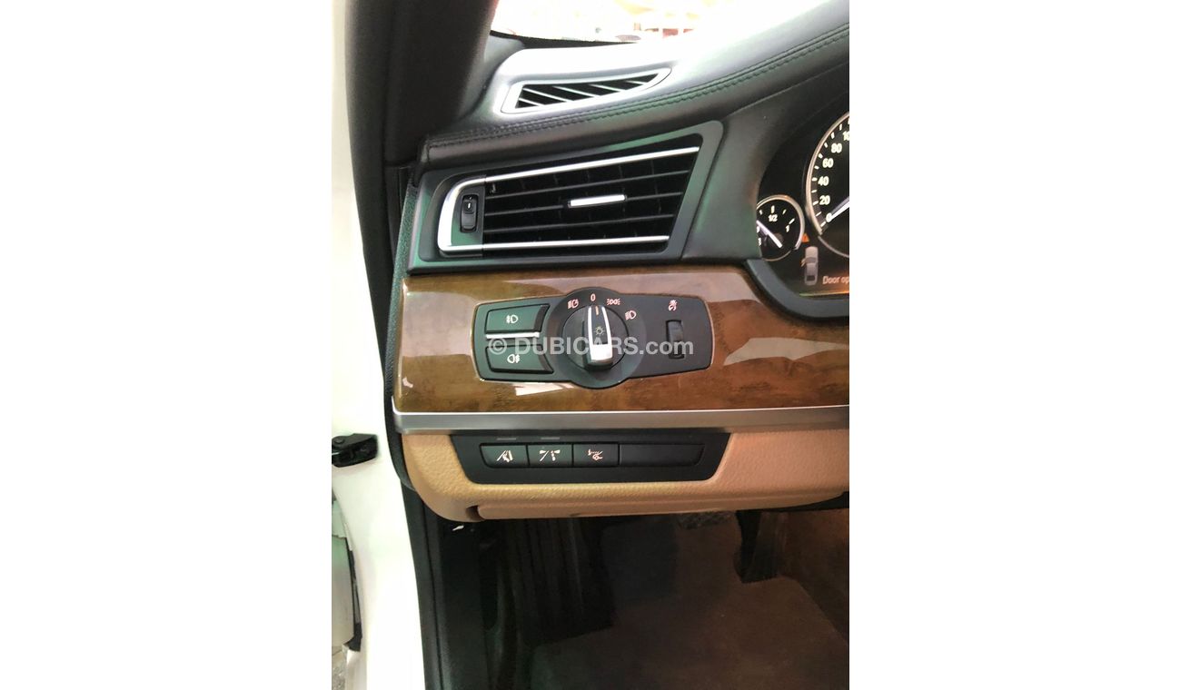 BMW 750Li BMW 750 Li TWIN BOWER TURBO_Gcc_2011_Excellent_Condition _Full option