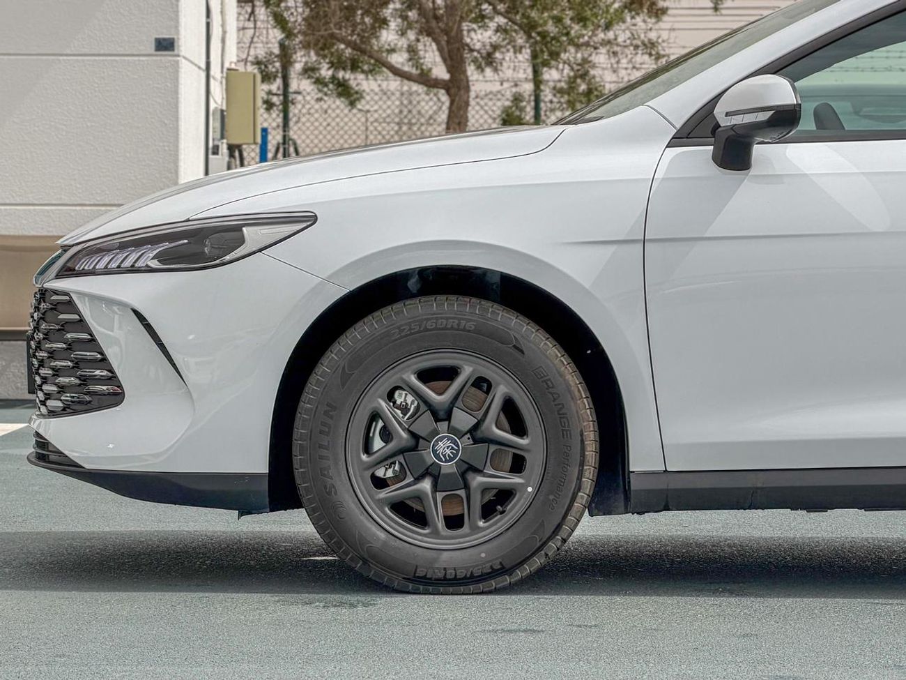 بي واي دي كين بلاس BYD QIN PLUS  2025 1.5L DM-i Hybrid