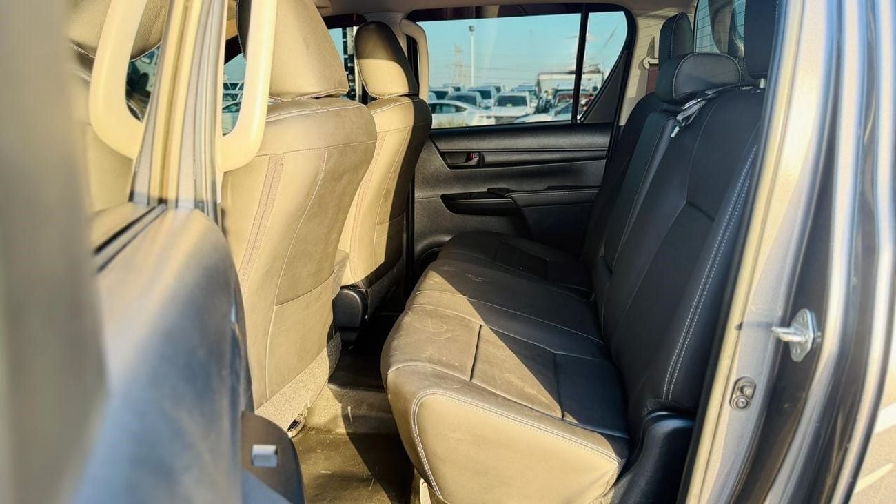 تويوتا هيلوكس 2019 | 2.8L DIESEL ENGINE | AT | RHD | PREMIUM BLACK LEATHER SEATS | ROOF MOUNTED LED LIGHTS | ROLL