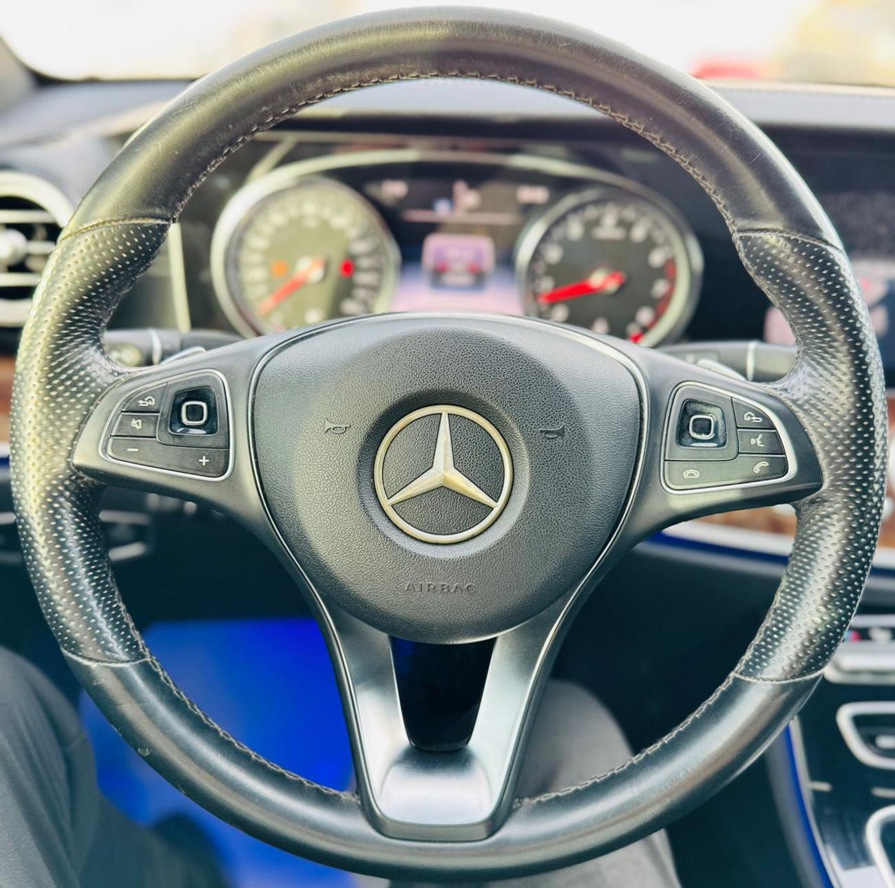 مرسيدس بنز E300