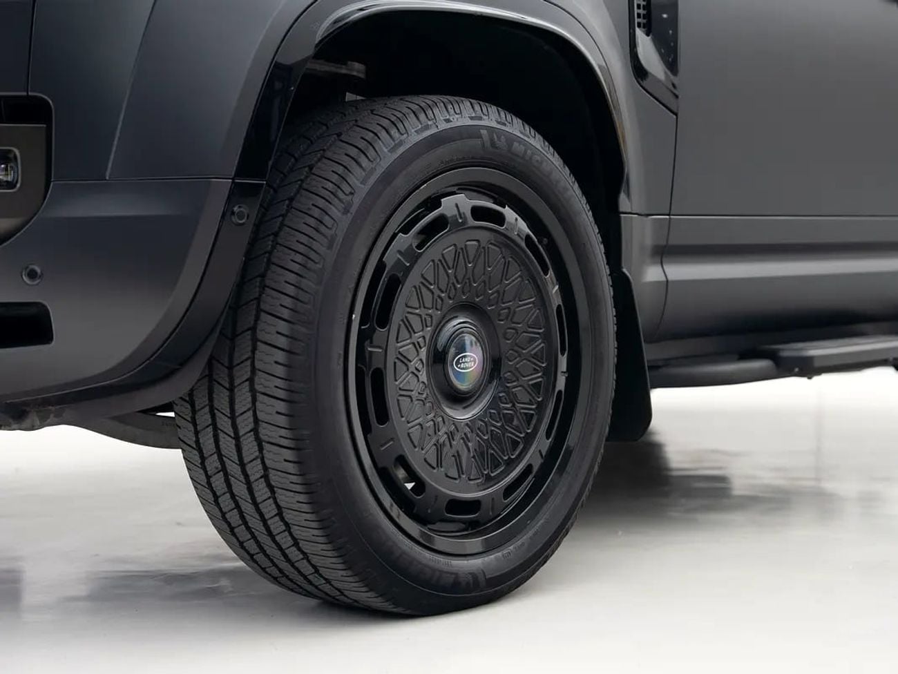 لاند روفر ديفندر 1 OF 1 URBAN AUTOMOTIVE OCTA | 4 YEAR WORLDWIDE WARRANTY | 700 BHP