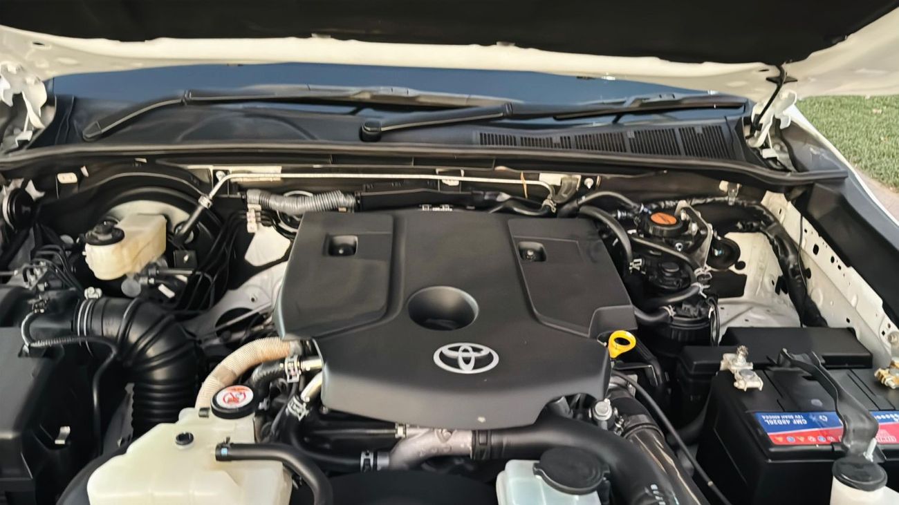 تويوتا هيلوكس SMART CAB | PREMIUM BULL BAR INSTALLED | RHD | 2023 | 2.8L DIESEL ENGINE | AUTOMATIC  | PUSH START E