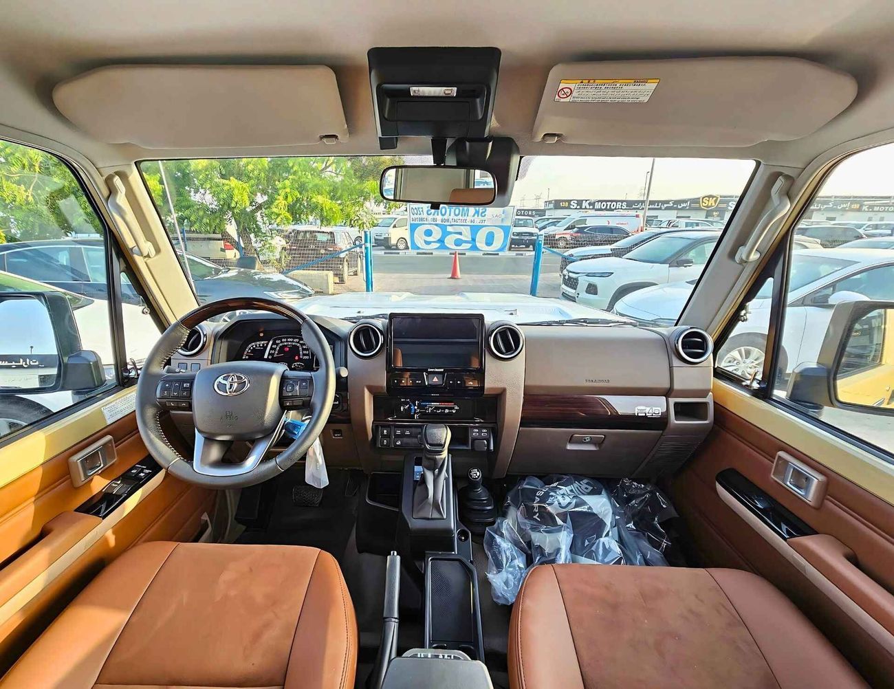 تويوتا لاند كروزر بيك آب LC79 LX / SINGLE CABIN / A/T / 4.0L V6 PETROL / 4WD (CODE # LX-Z)