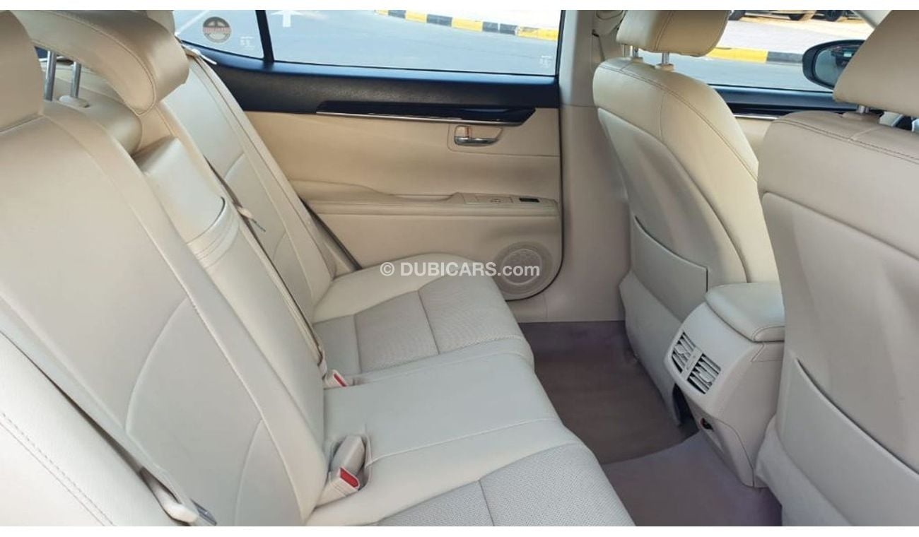 Lexus ES 330 Lexus ES350 a model 2015