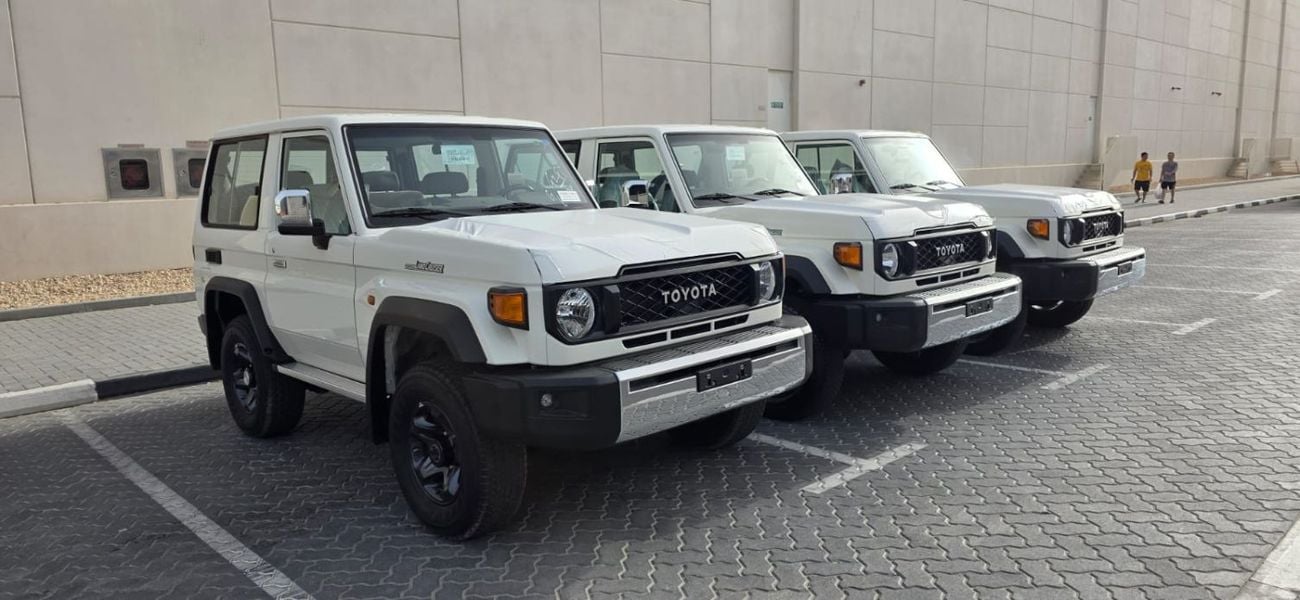 Toyota Land Cruiser 70 PETROL AUTO GEAR