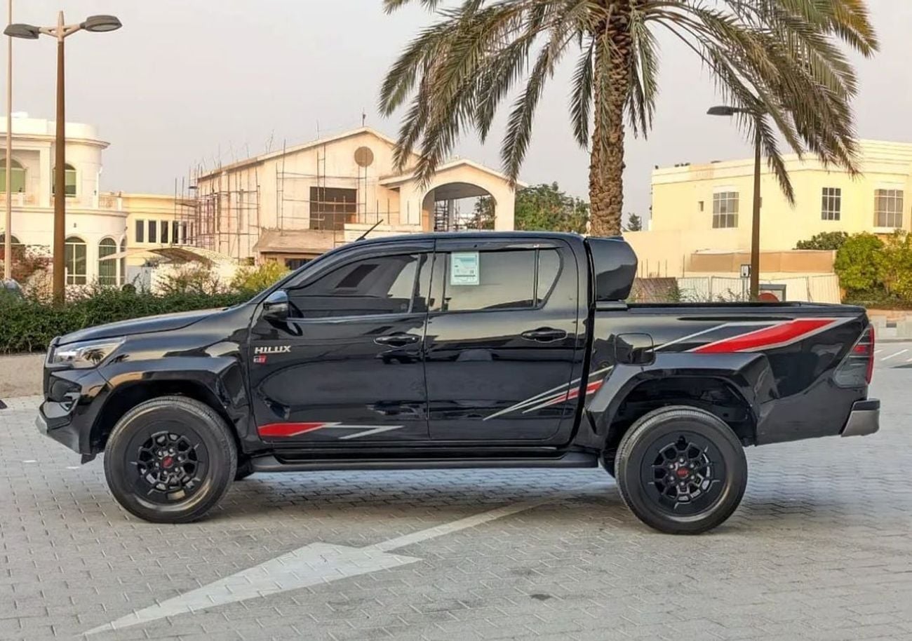 تويوتا هيلوكس Toyota Hilux GR sports 2021Model Facelifted 2025 2.7 v4 petrol Engine Colour Black push start Transm