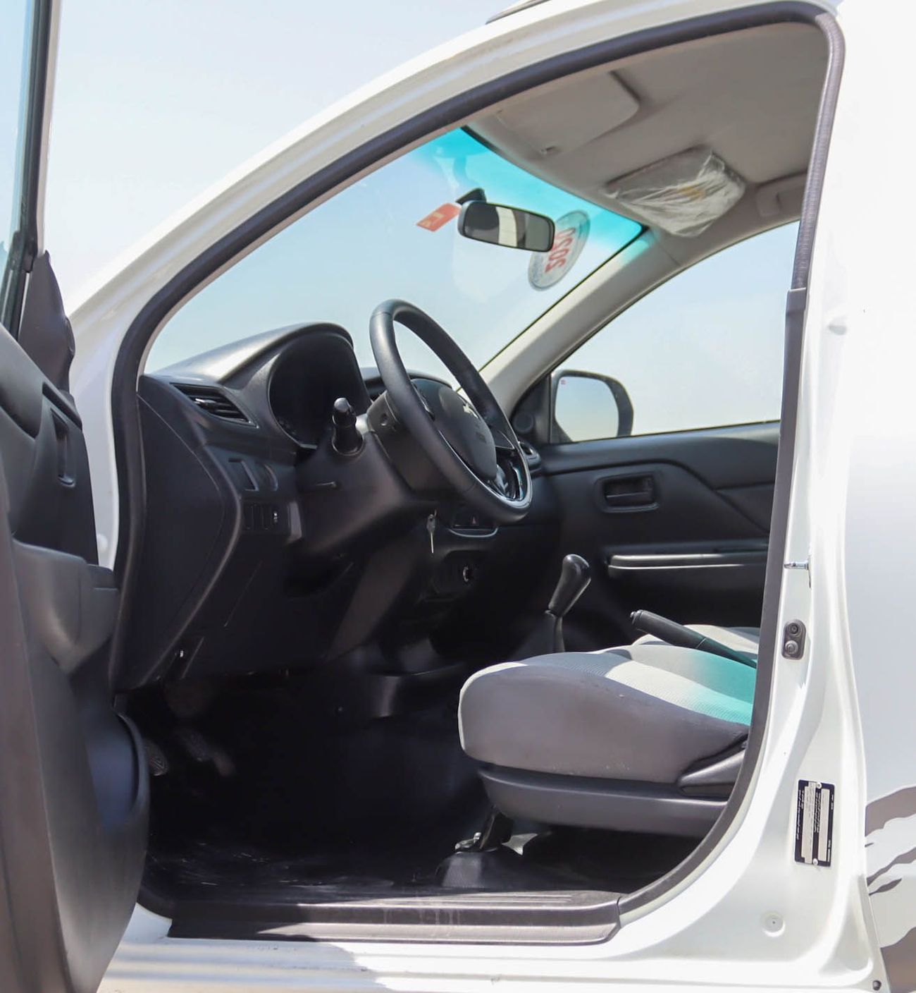 Mitsubishi L200 GL 2.4L (128 HP) Single Cab Utility Mitsubishi L200 2.4 L 2020 Single Cab GCC accident-free in excel