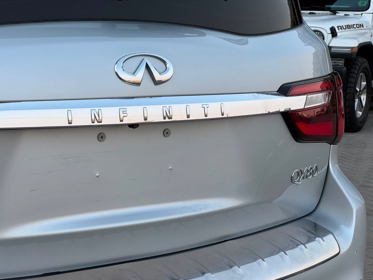 Infiniti QX80 LUXE PROACTIVE