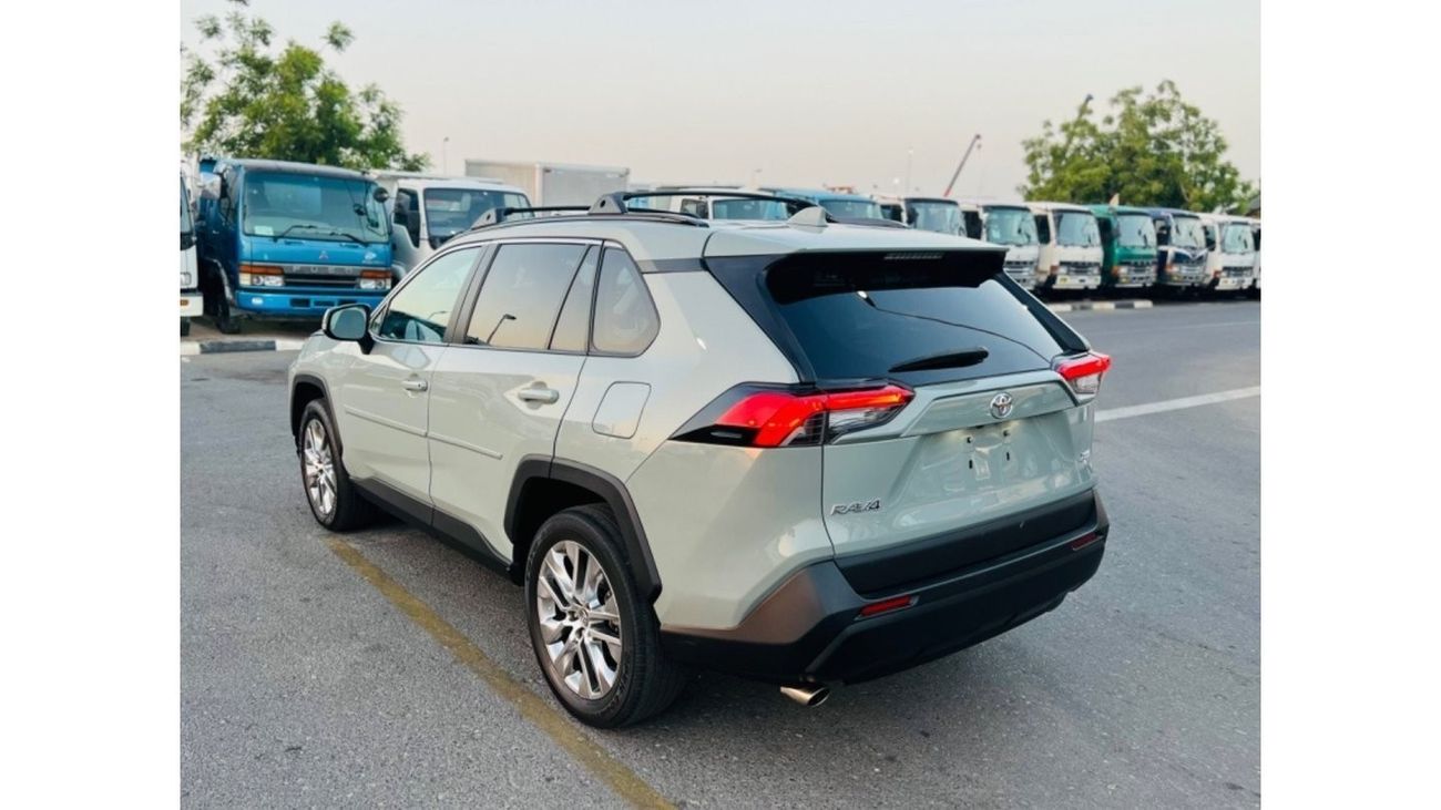 تويوتا راف ٤ XLE PREMIUM SUNROOF LEATHER SEAT