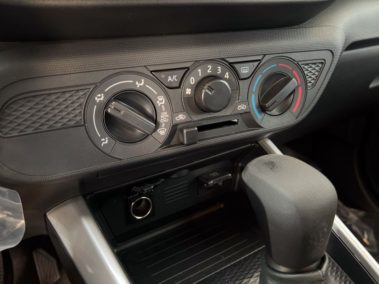 Toyota Raize EXPORT ONLY - TOYOTA RAIZE 1.2L E