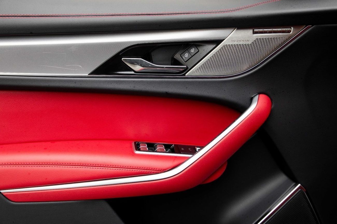 Jaguar F Pace R-Dynamic SE P250 | 4,112 P.M  | 0% Downpayment | Immaculate Condition!