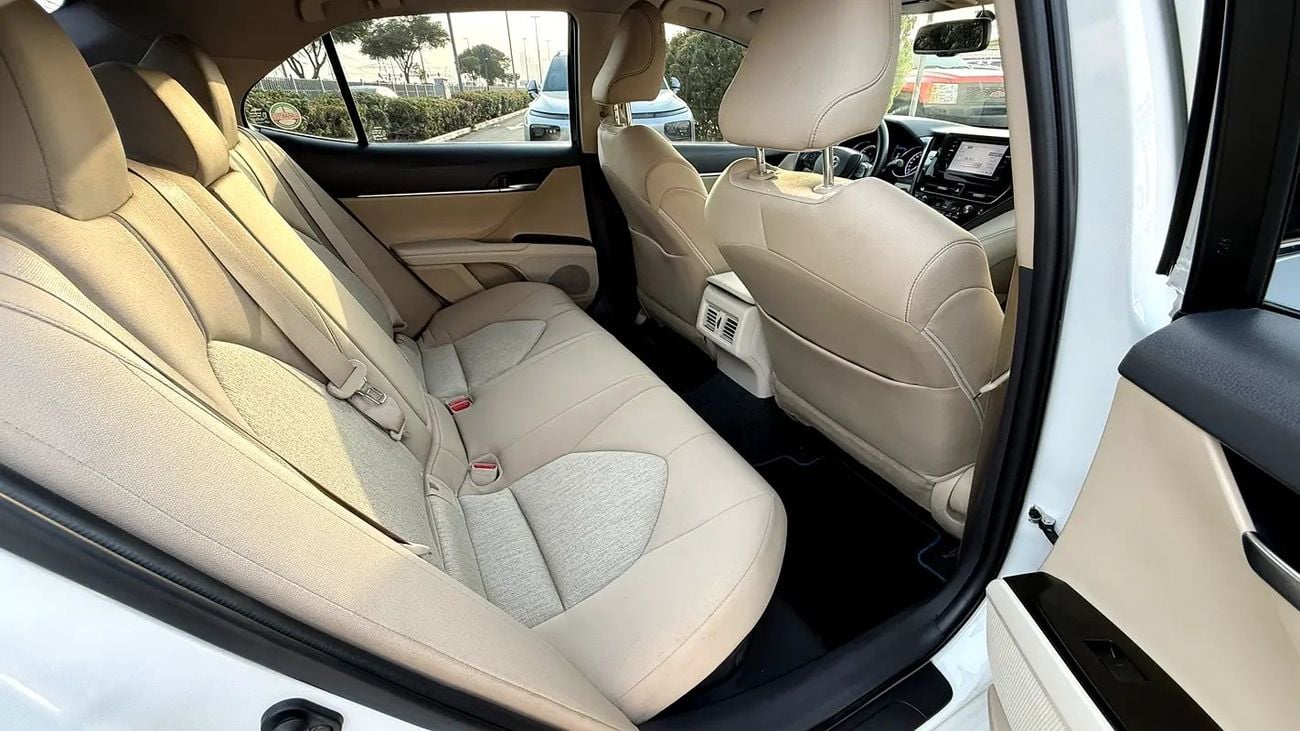 Toyota Camry LE Toyata LE Hybrid GCC specs, Free offers! Bank loan can be arranged!
