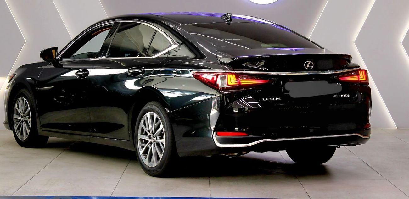 لكزس ES300h GCC // NO ACCIDENTS NO PAINT