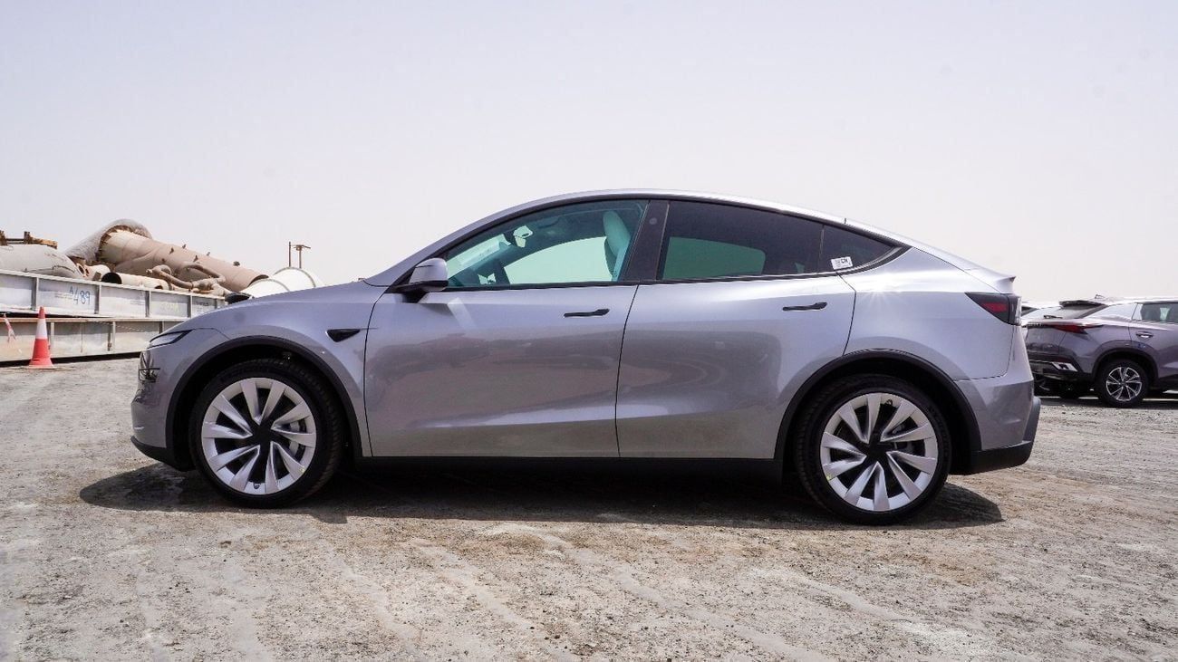 Tesla Model Y Long Range (AWD) || Brand New || 0 KM