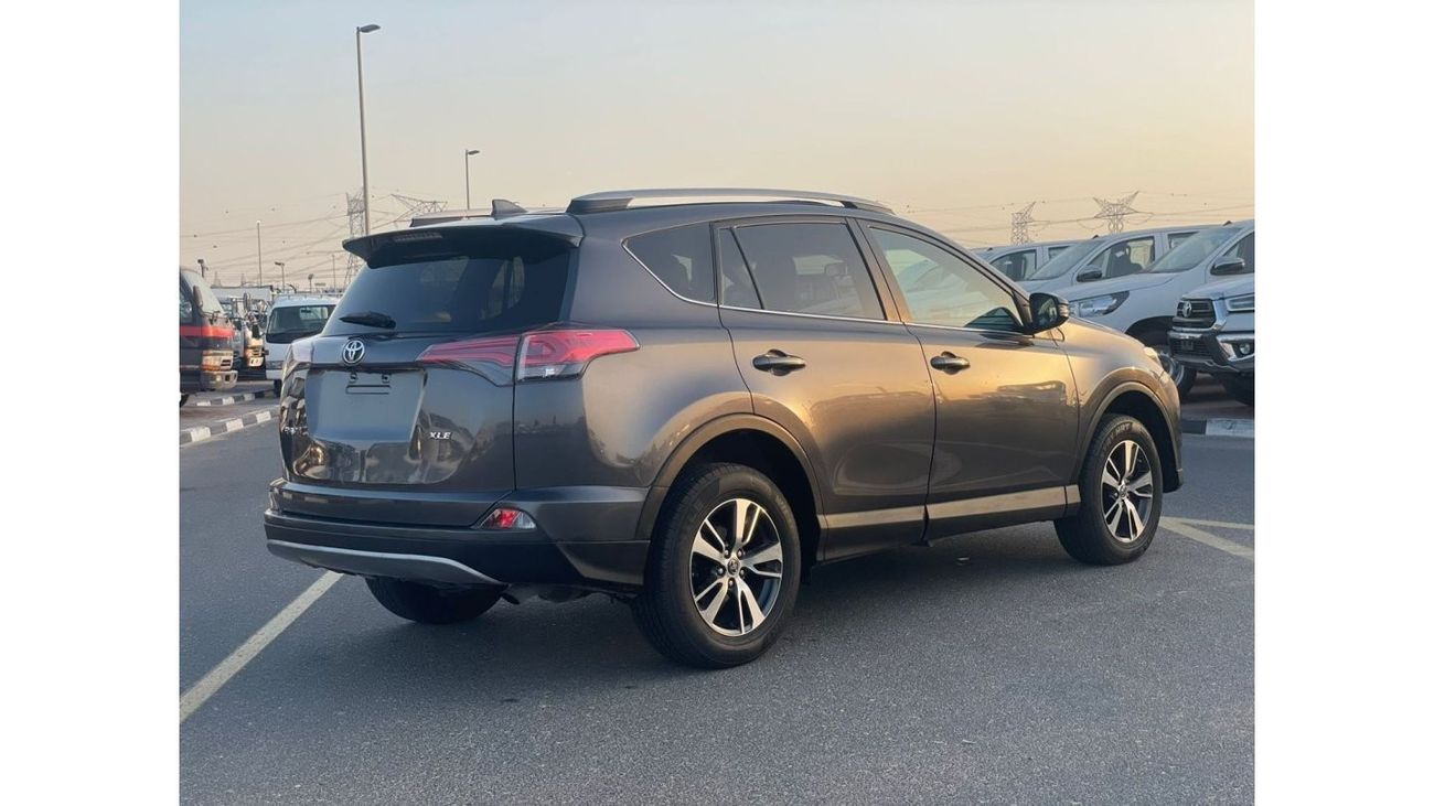 Toyota RAV4 2018 Toyota Rav4 2.5L V4 - Push Start and Auto Trunk Full Option With 2 keys -