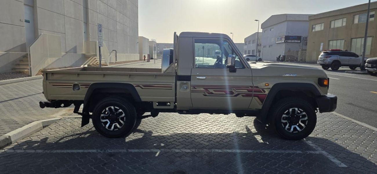 Toyota Land Cruiser Pick Up 4.0 PETROL AUTO GEAR