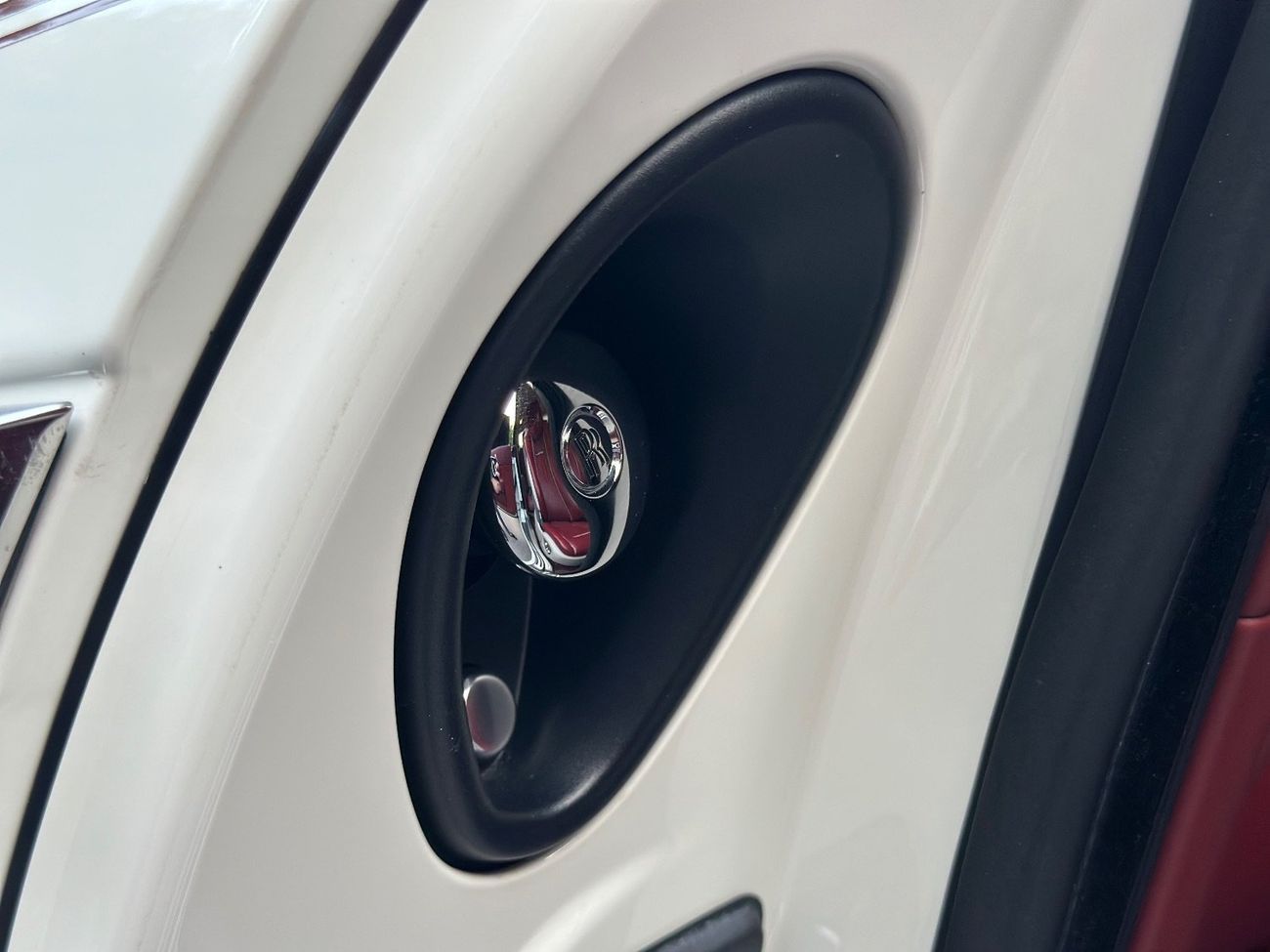 رولز رويس واريث 2015 Rolls Royce Wraith | GCC Specs | 6.6L V12 | 624 HP | 109K KM | Starlight Headliner | Excellent