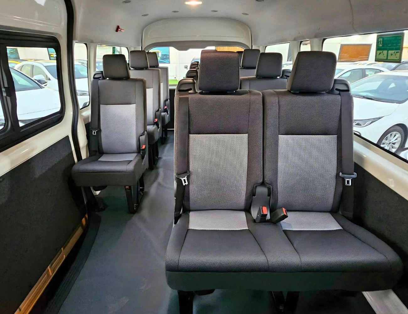 Toyota Hiace HIGHROOF DX PASSENGER / 13 SEATER / 2.8L DIESEL M/T / BLACK BUMPER / CODE# H28PD