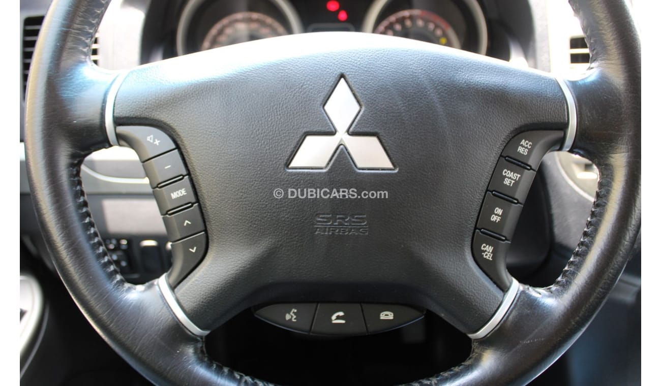 Mitsubishi Pajero GLS Mid PAJERO 2016 - GCC - ACCIDENTS FREE - SEMI FULL OPTION  -