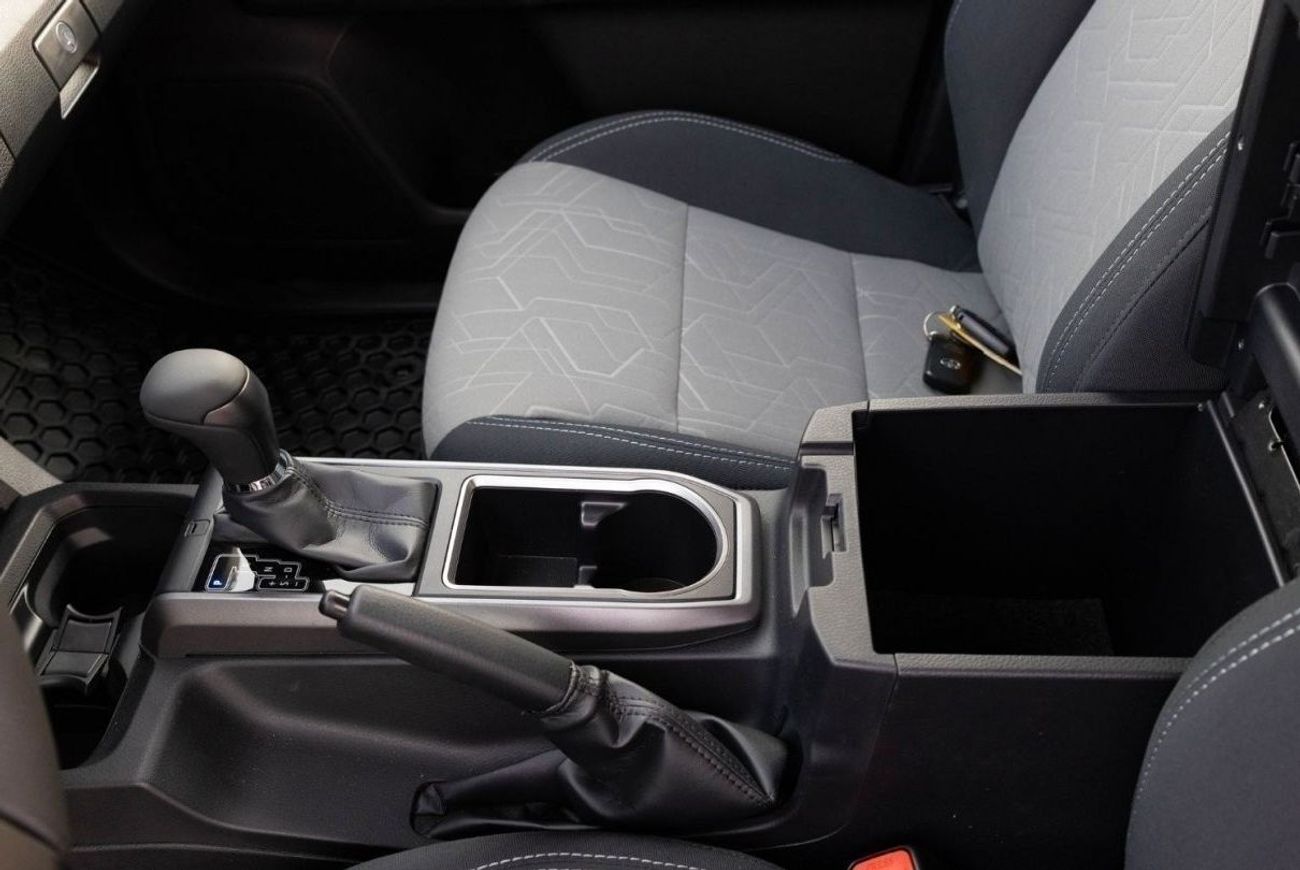 Toyota Tacoma 2022 Toyota Tacoma 3.5 TRD Sport- White inside Black | Export Only