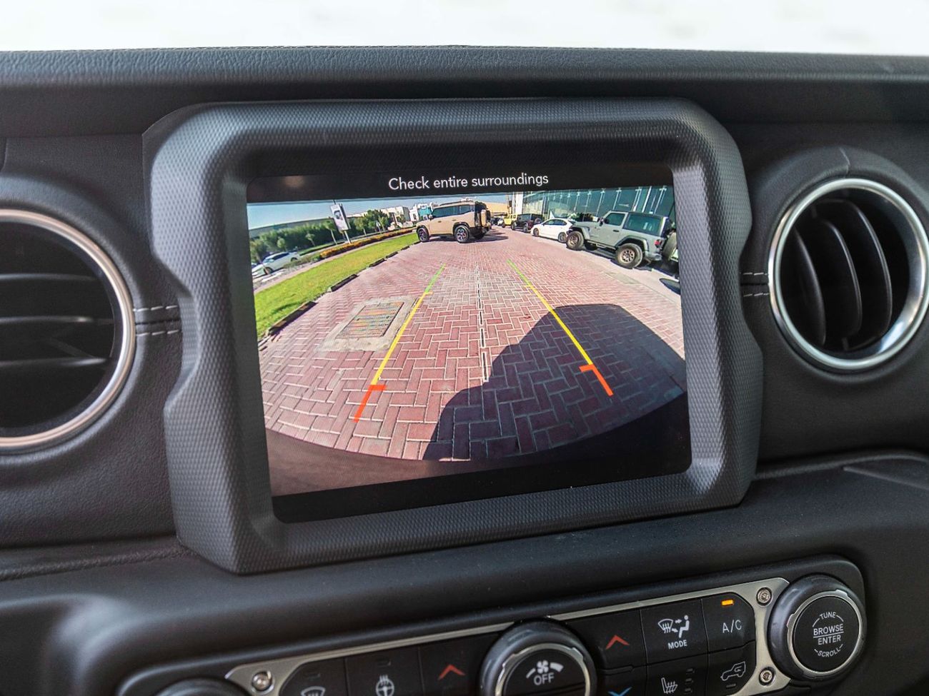 Jeep Wrangler Sahara 3.6L A/T (5 Seater)