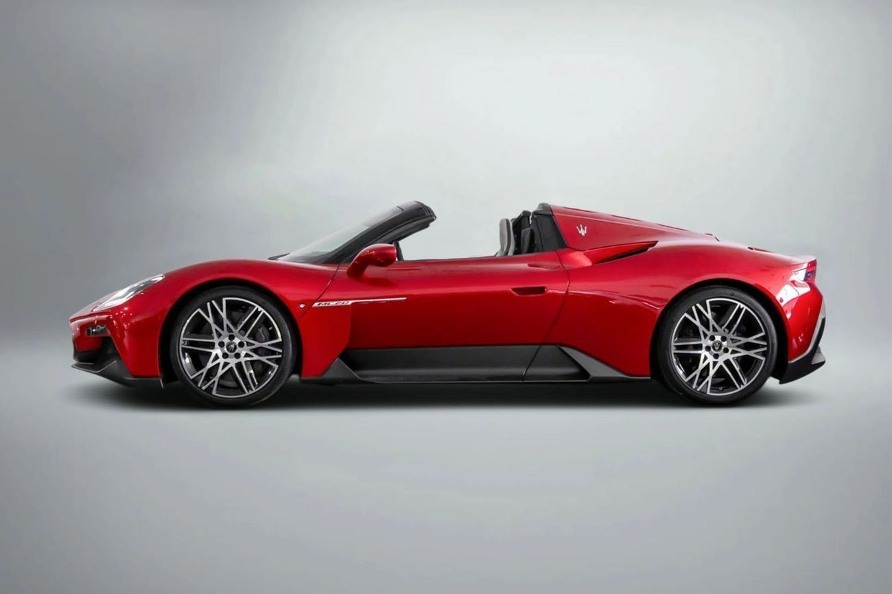 مازيراتي MC20 تشيلو 2023 Maserati MC20 Cielo Spyder / Carbon Body / Japanese Spec