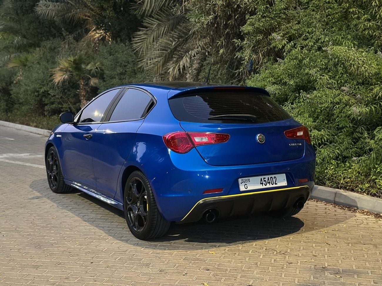 ألفا روميو جوليتا Veloce 2021 – GCC Specs – 1.75L 4-Cylinder 241 HP – Perfect Condition