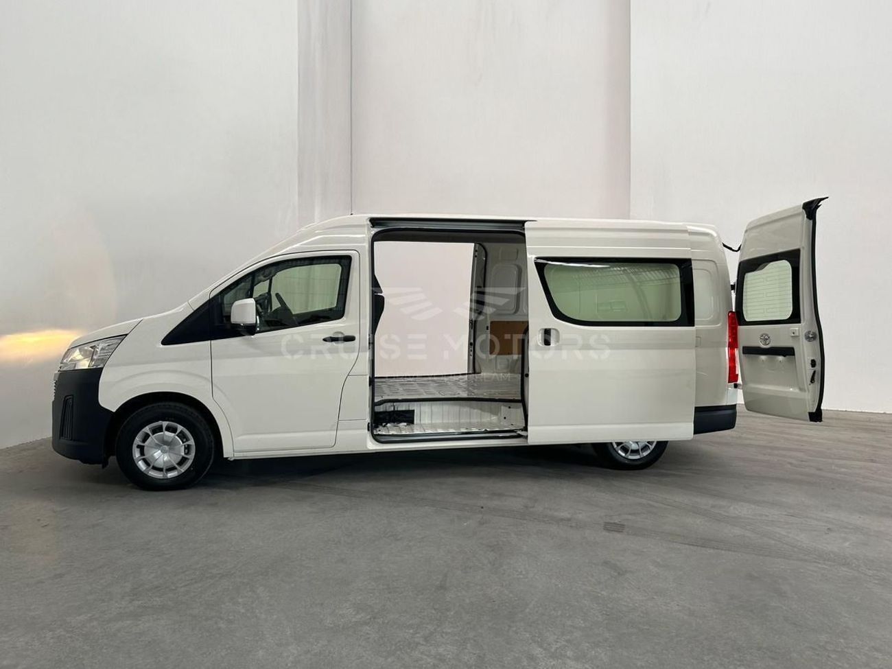 تويوتا هاياس RHD HiAce Cargo - HI ROOF - Dual Sliding door - 2.8L Turbo - Diesel - Automatic