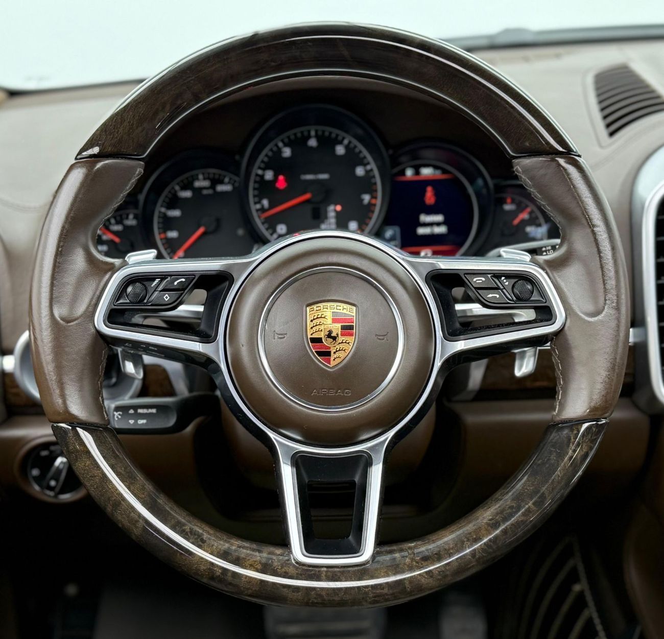 Porsche Cayenne 2017 Porsche Cayenne Platinum Edition, Full Service History, Excellent Condition, GCC