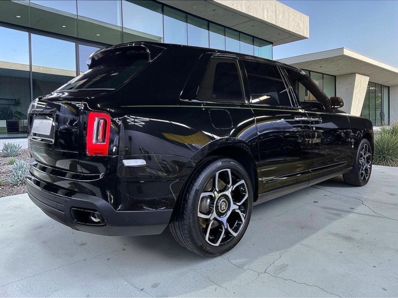 Rolls-Royce Cullinan AED 27,800 P.M | 0% DOWN PAYMENT | ROLLS-ROYCE CULLINAN | AGENCY WARRANTY & SERVICE CONTRACT