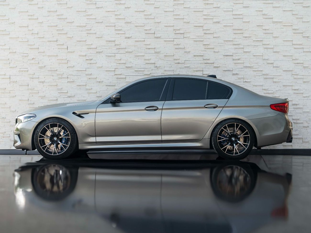 BMW M5 Competition 4.4L (617 HP)