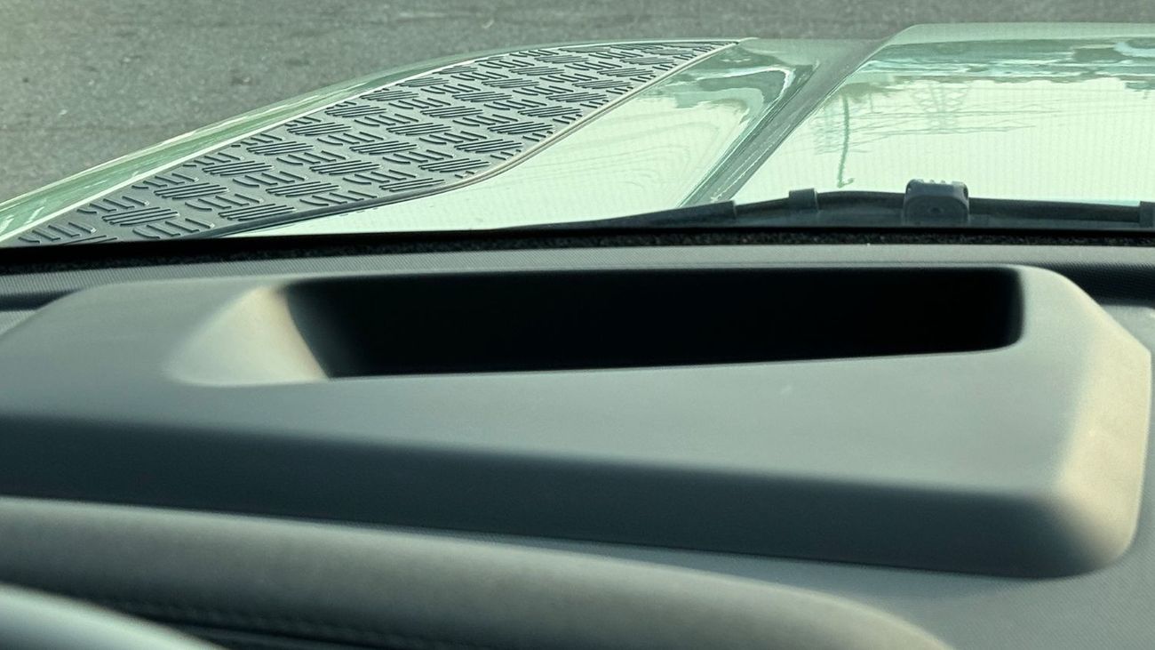 Land Rover Defender 75 Year Edition | V6 | GCC