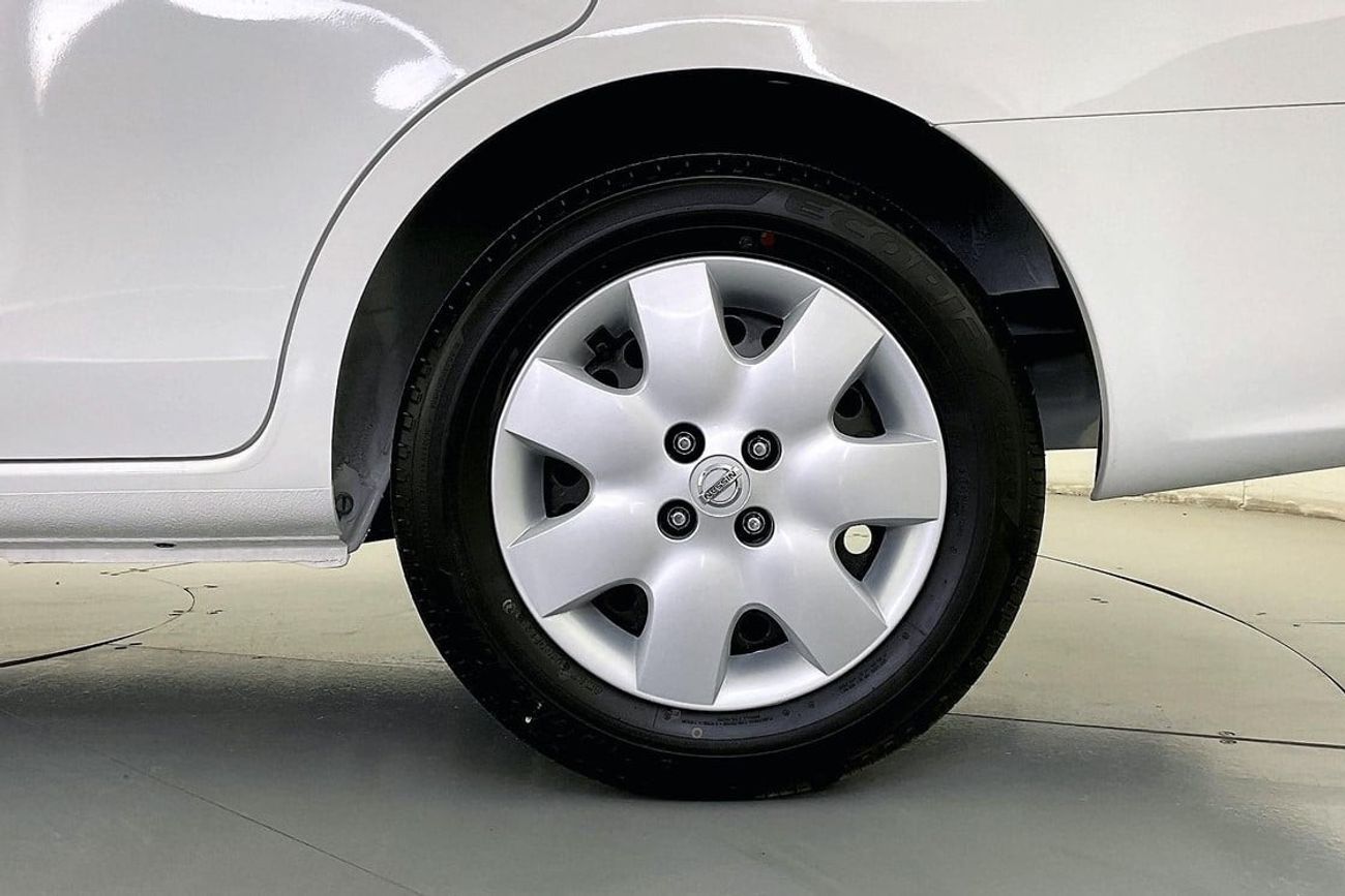 Nissan Sunny SV | 1 year free warranty | 1.99% financing rate | Flood Free