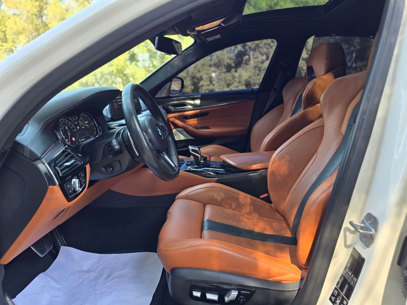 BMW M5 Std 4.4L BMW M5 2018 GCC // ORGINAL PAINT // PERFECT CONDITION // ACCIDENT FREE