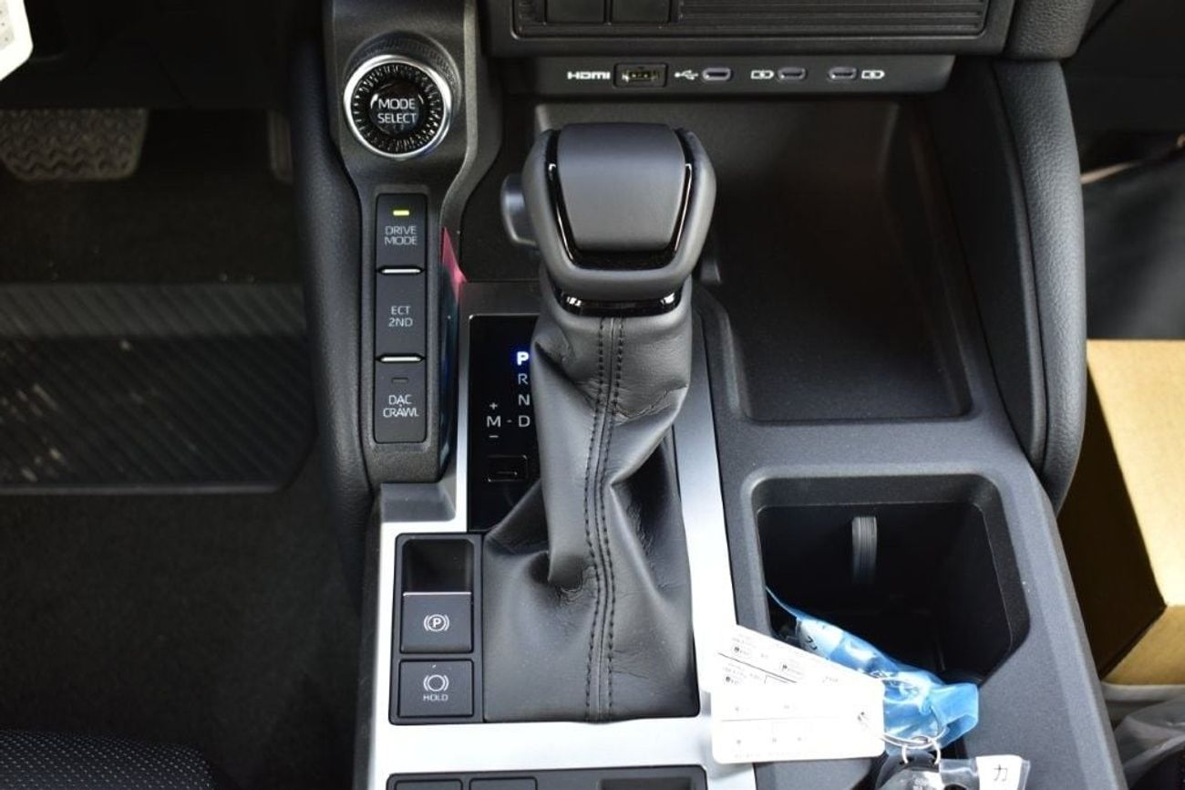 تويوتا برادو TXL-3 2.4L PETROL  4WD 7-SEAT AT