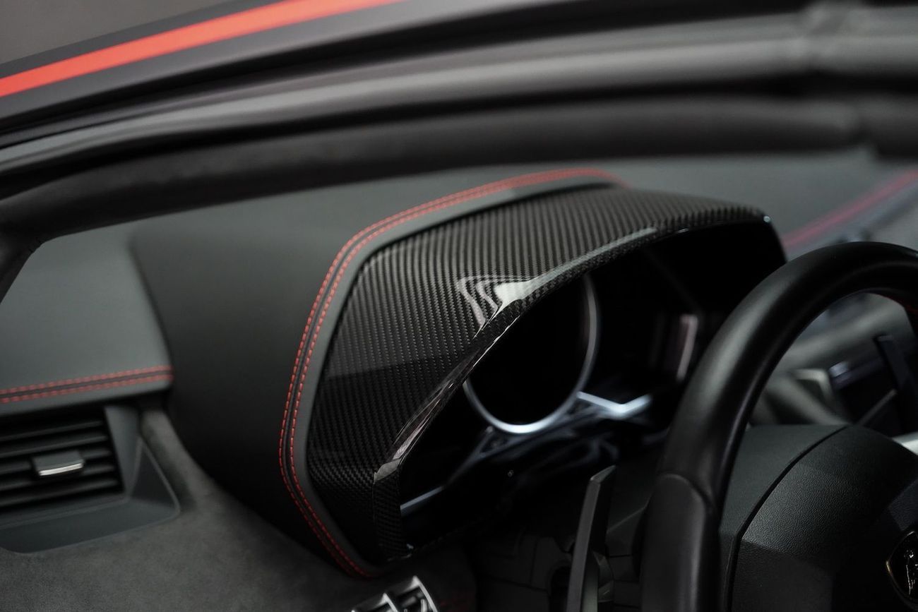 لامبورغيني أفينتادور 6.5L V12 Aventador Roadster Pirelli Edition