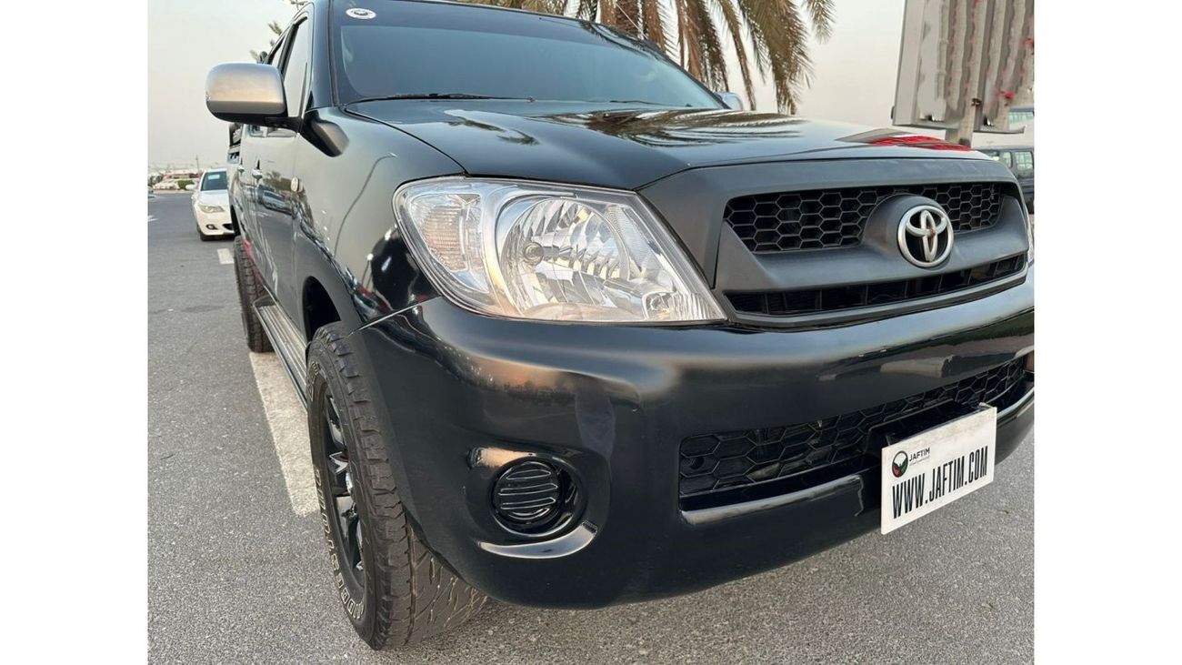 Toyota Hilux DOUBLE CABIN | PREMIUM SPORTS BAR WITH BASKET | 2009 | 2.7L PETROL | LHD | MANUAL | RED INTERIOR