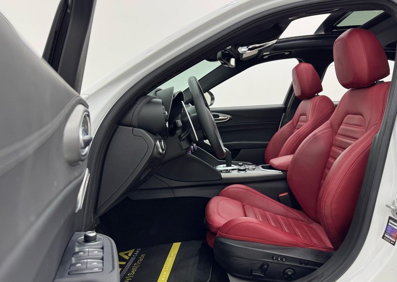 ألفا روميو جوليا Veloce Q2 2023 Alfa Romeo Giulia Veloce Q2, 2028 Alfa Romeo Warranty + Service Pack, Very Low Kms, G