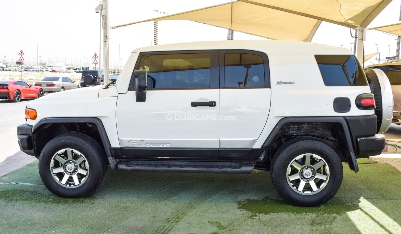 Used Toyota FJ Cruiser With XTreme body kit 2013 for sale in Sharjah