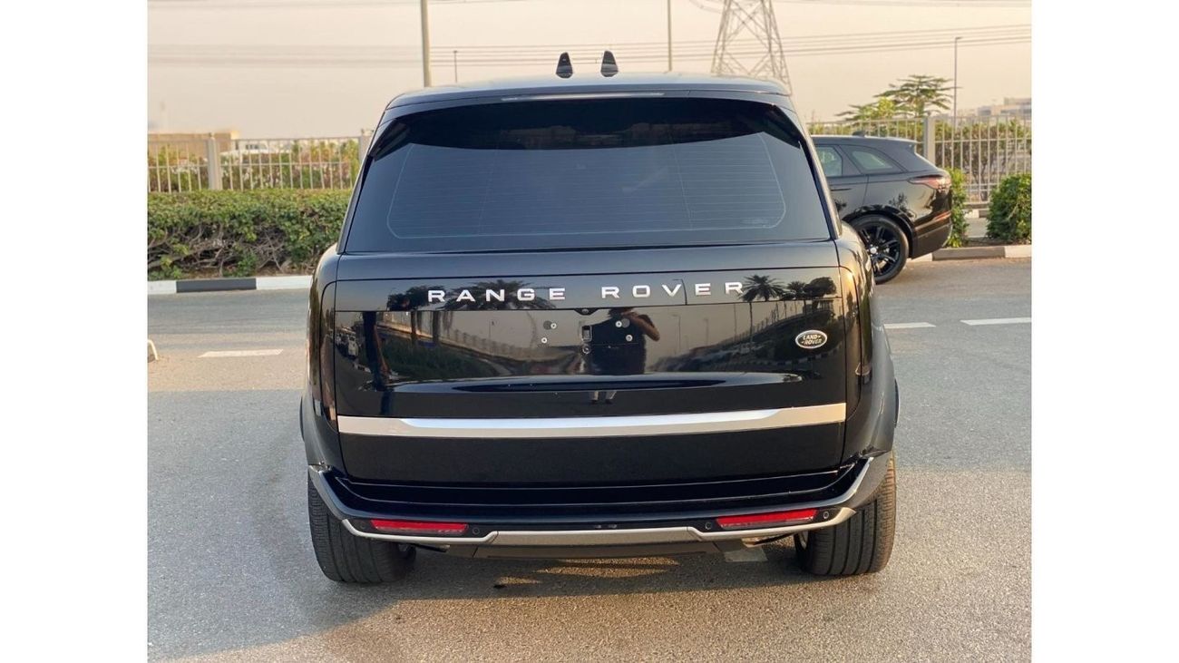 Land Rover Range Rover **2023** V6 P400 GCC SPEC UNDER WARRANTY AND SERVICE